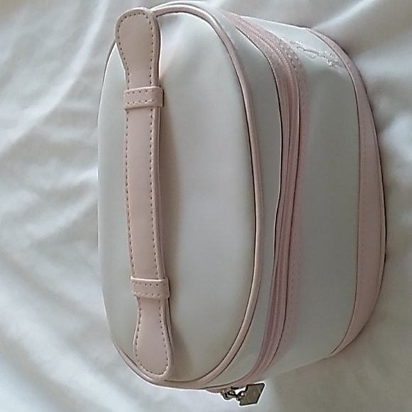 Lancome white and pink Cosmetic Bag - Picture 6 of 13